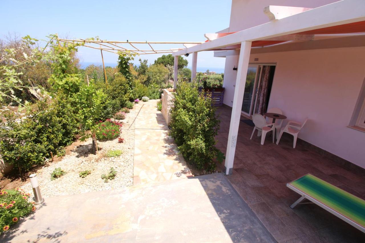 Chiaro Di Luna Apartment Santa Domenica  Exterior photo